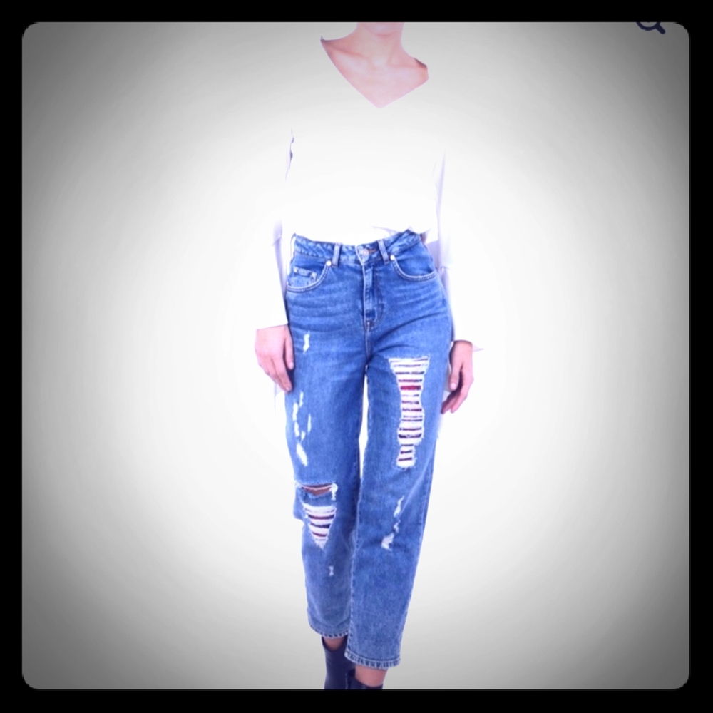 Gigi x Tommy Hilfiger